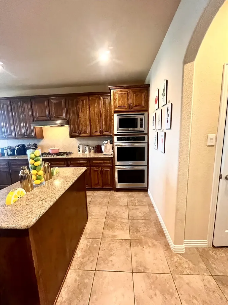 3022 Le Manns Street Midlothian TX 76065