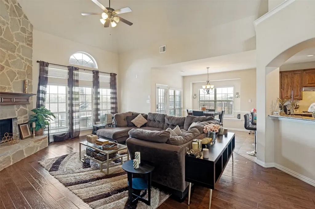 3022 Le Manns Street Midlothian TX 76065