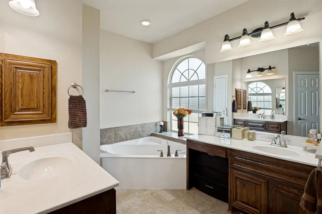3022 Le Manns Street Midlothian TX 76065