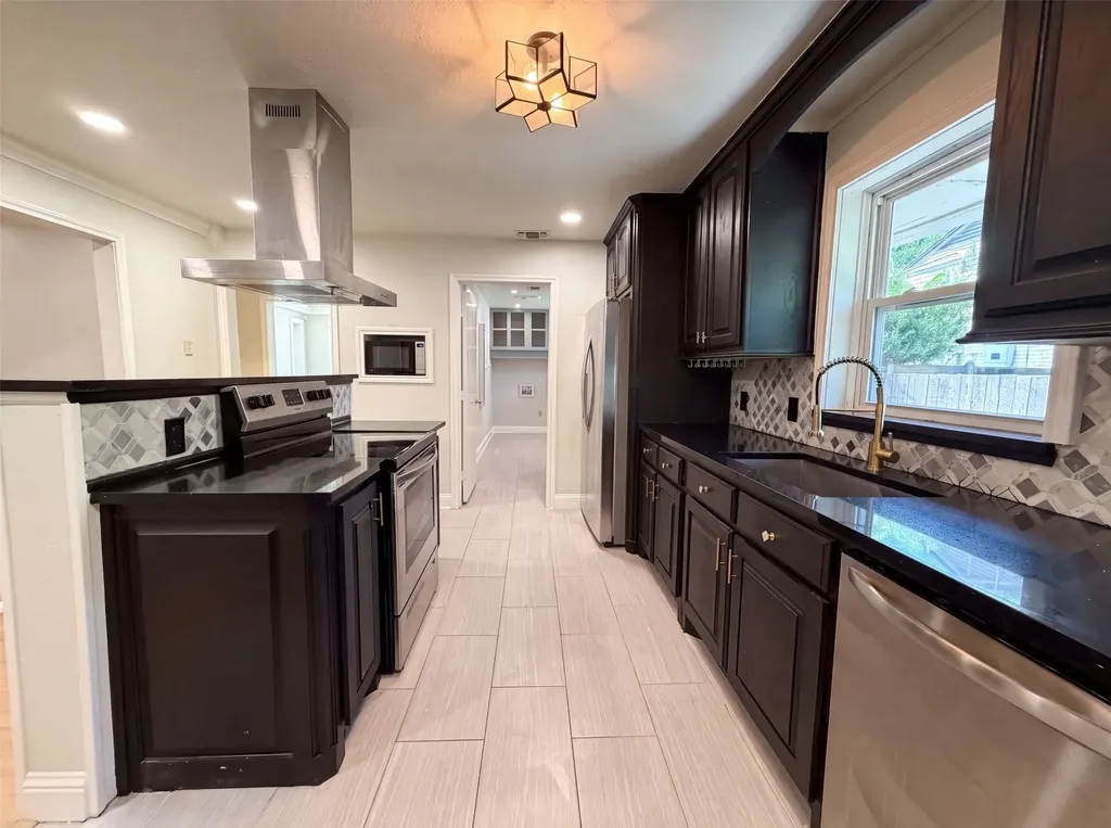 3423 Willow Crest Lane Dallas TX 75233
