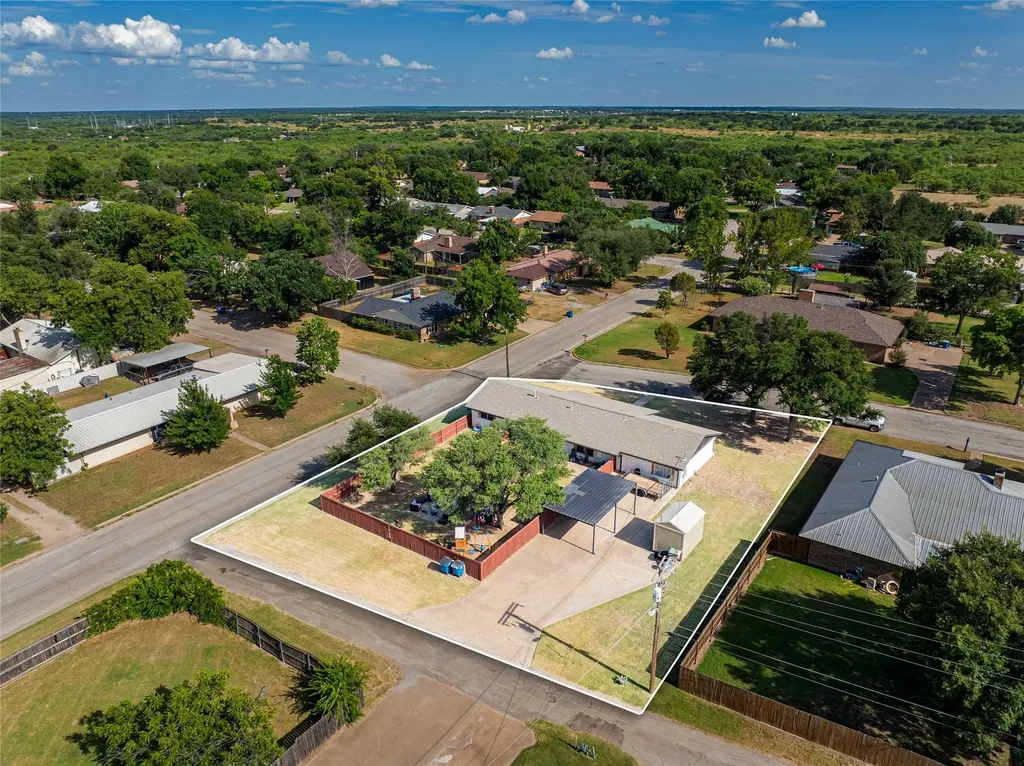 1400 Sycamore Street Breckenridge TX 76424