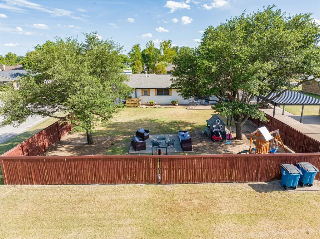 1400 Sycamore Street Breckenridge TX 76424