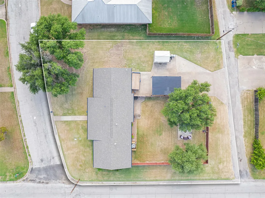 1400 Sycamore Street Breckenridge TX 76424