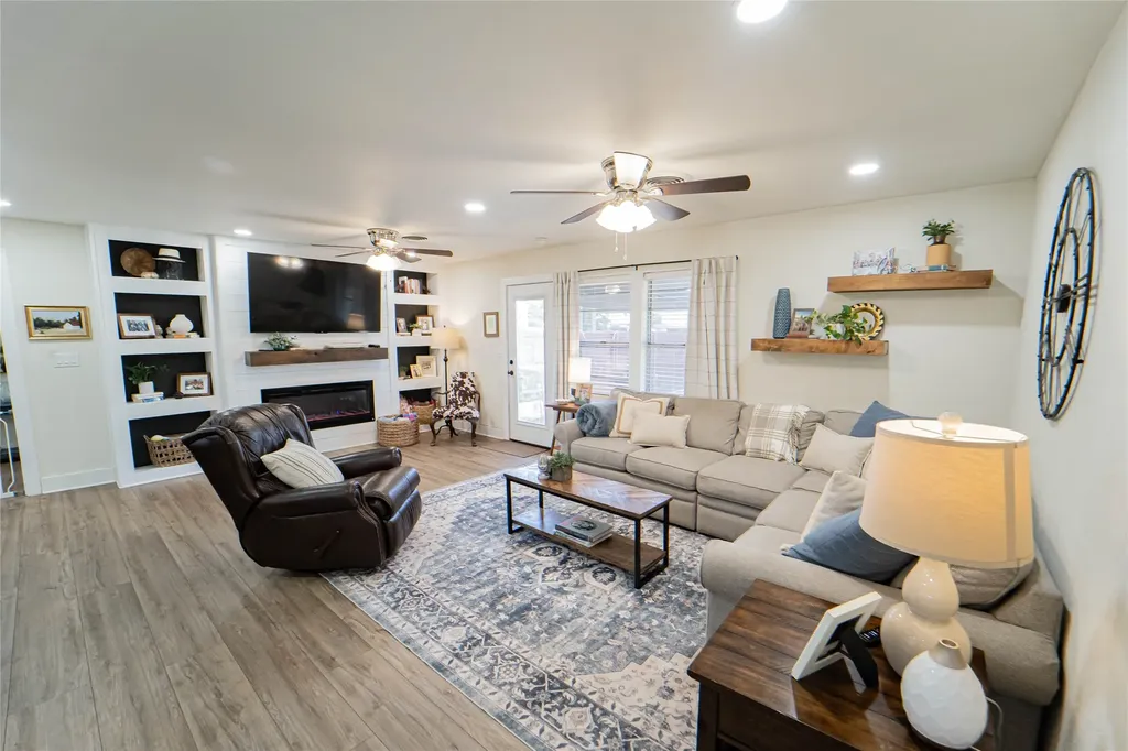 1400 Sycamore Street Breckenridge TX 76424