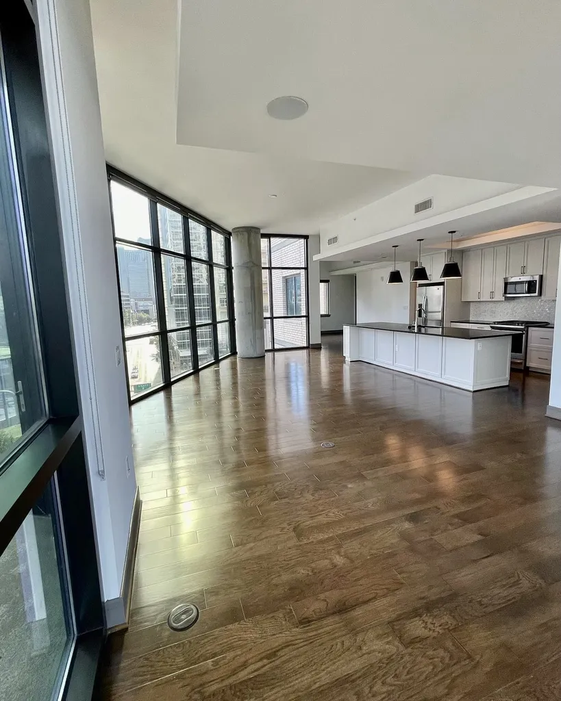 2323 N Akard Street Dallas TX 75201