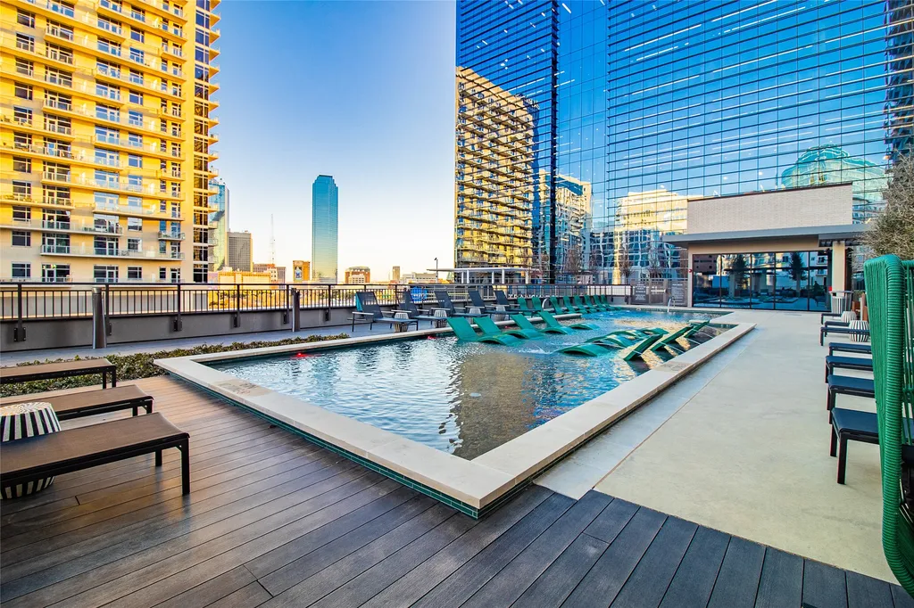 2323 N Akard Street Dallas TX 75201