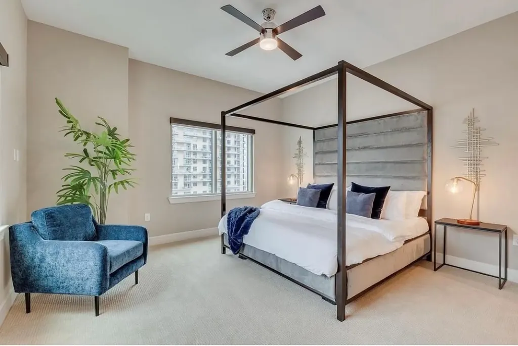 2323 N Akard Street Dallas TX 75201
