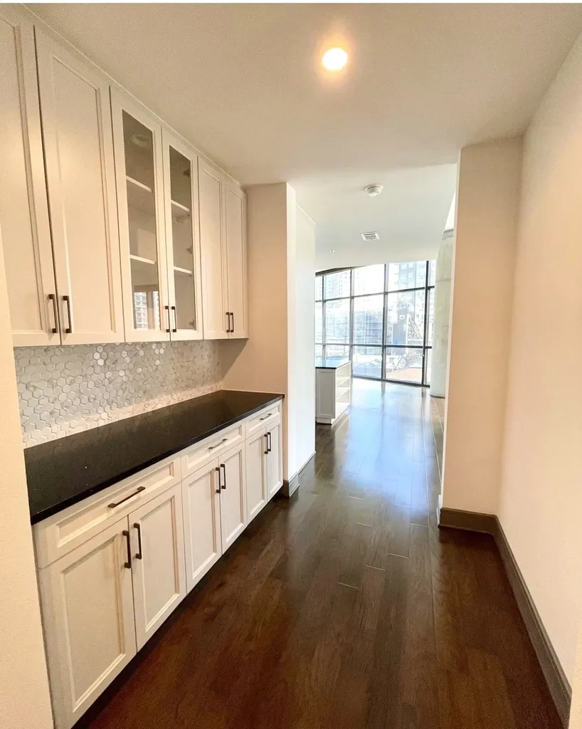 2323 N Akard Street Dallas TX 75201