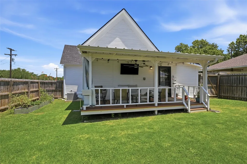 100 Buchanan Street Whitesboro TX 76273