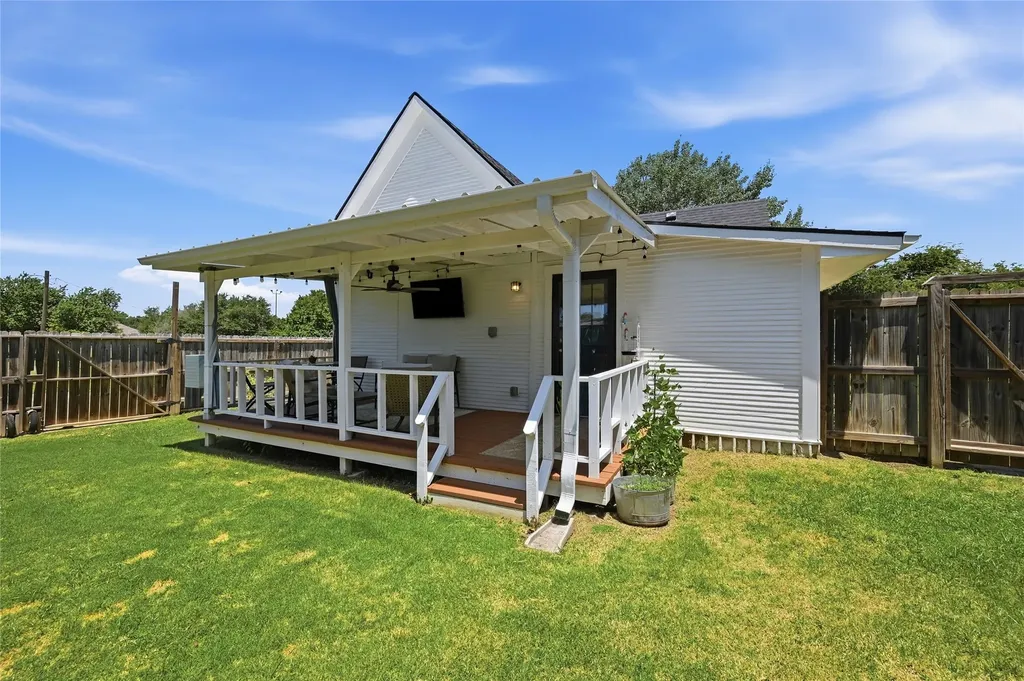100 Buchanan Street Whitesboro TX 76273