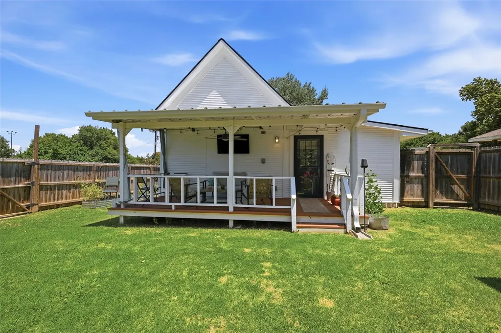 100 Buchanan Street Whitesboro TX 76273
