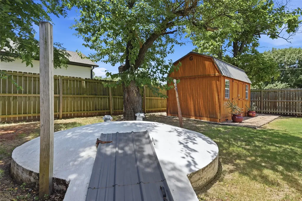 100 Buchanan Street Whitesboro TX 76273