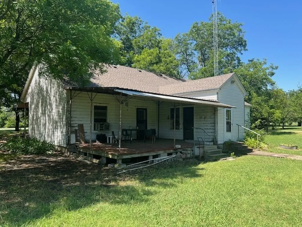 6477 W Fm 922 Valley View TX 76272
