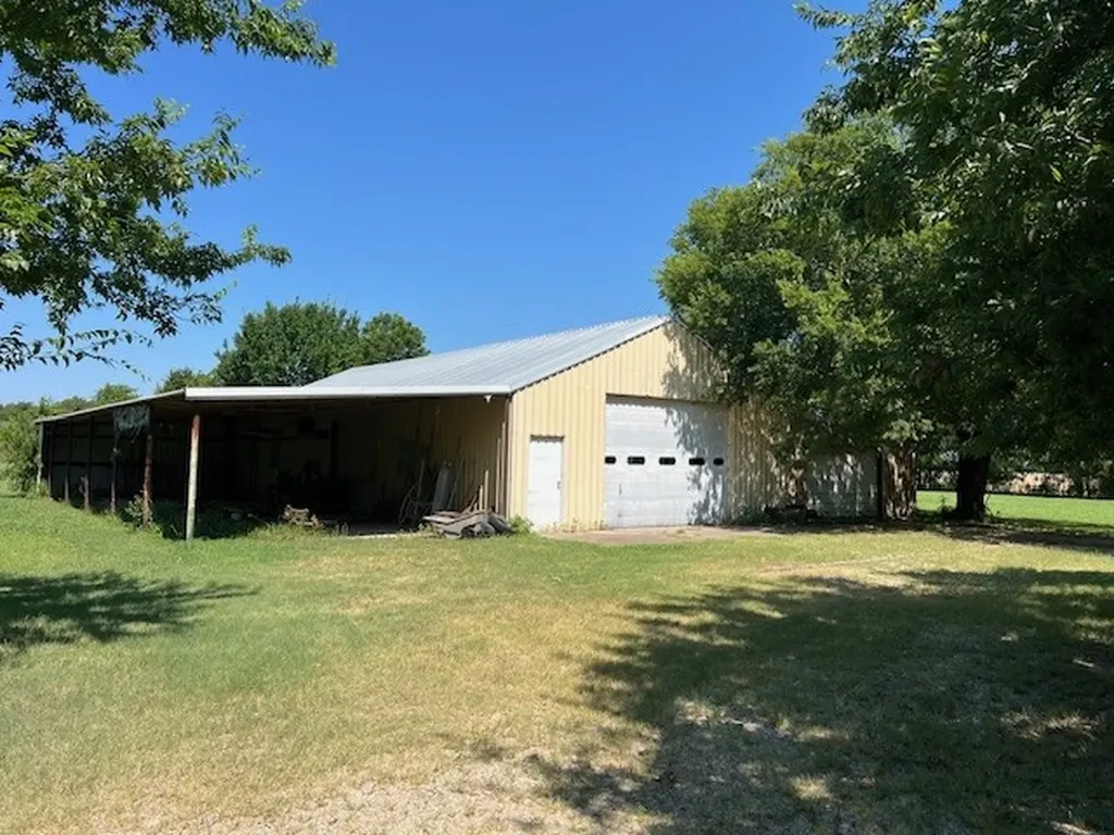 6477 W Fm 922 Valley View TX 76272
