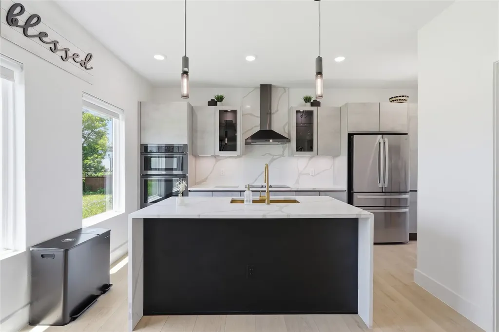 1926 Pueblo Street Dallas TX 75212