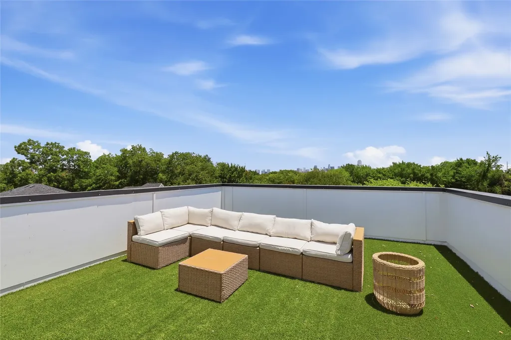 1926 Pueblo Street Dallas TX 75212