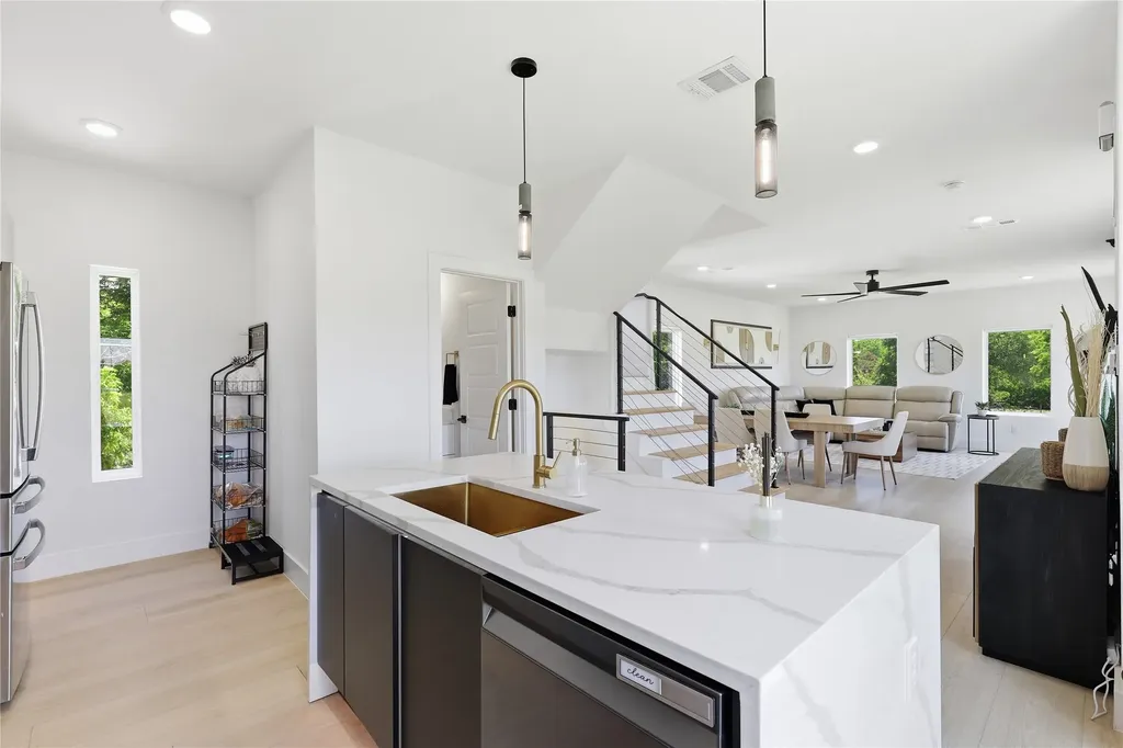 1926 Pueblo Street Dallas TX 75212