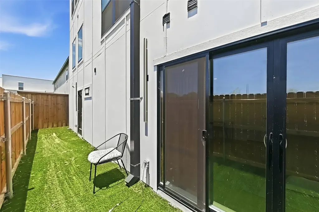 1926 Pueblo Street Dallas TX 75212