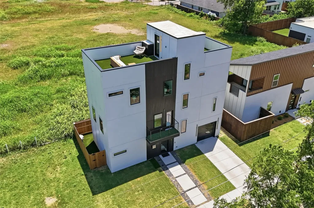 1926 Pueblo Street Dallas TX 75212