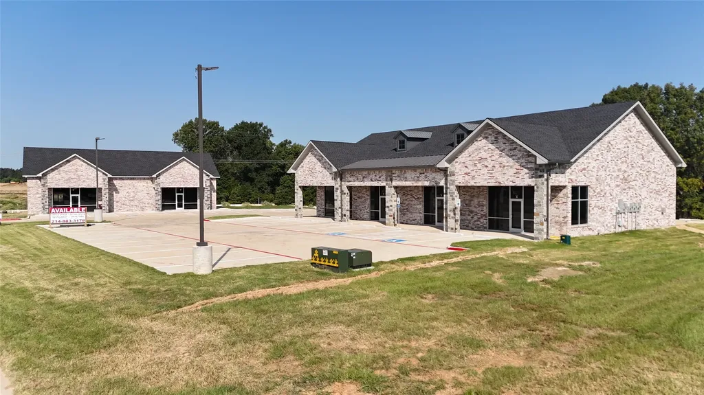 233-235 Burnett Trail Canton TX 75103