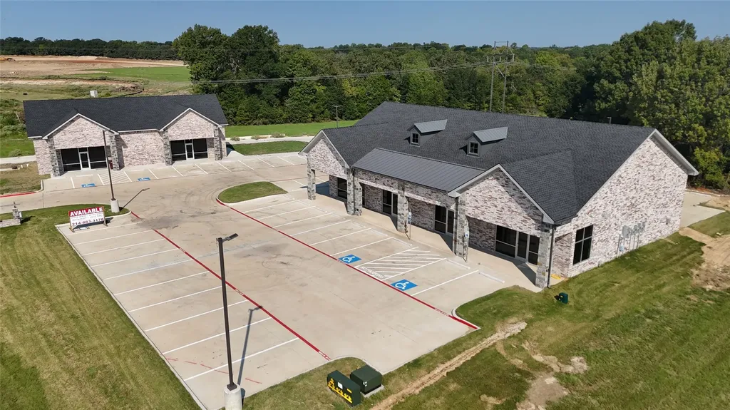 233-235 Burnett Trail Canton TX 75103