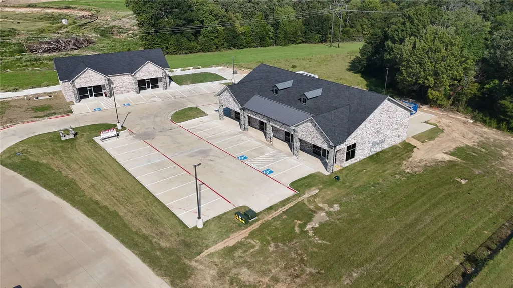 233-235 Burnett Trail Canton TX 75103