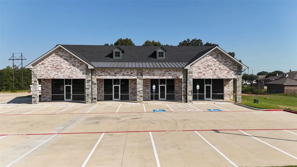 233-235 Burnett Trail Canton TX 75103
