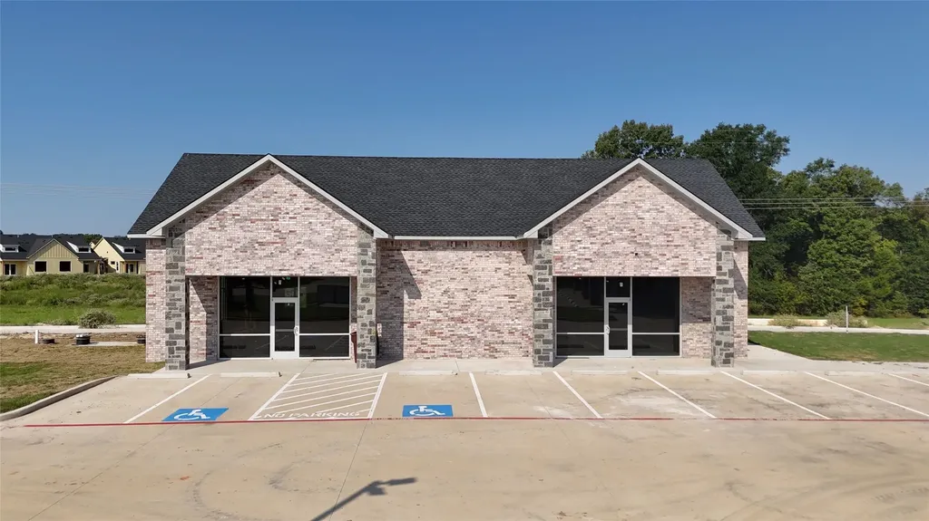 233-235 Burnett Trail Canton TX 75103