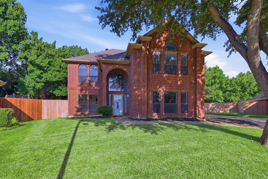 2422 Black Spruce Court Arlington TX 76001