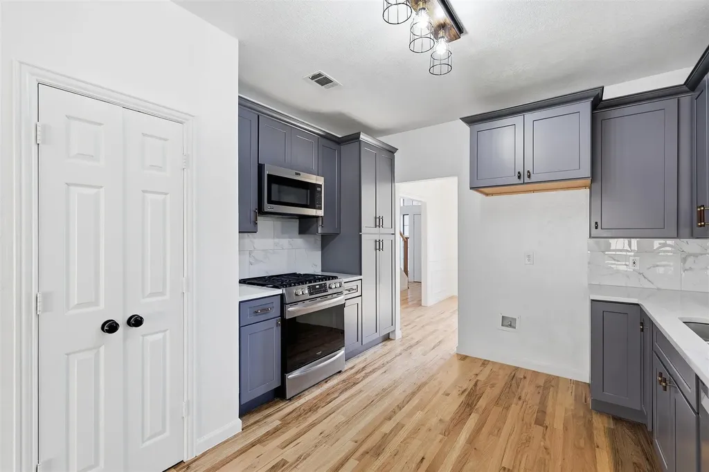 2422 Black Spruce Court Arlington TX 76001