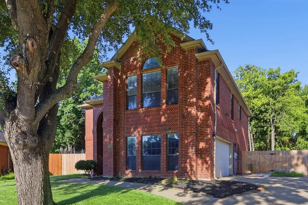 2422 Black Spruce Court Arlington TX 76001