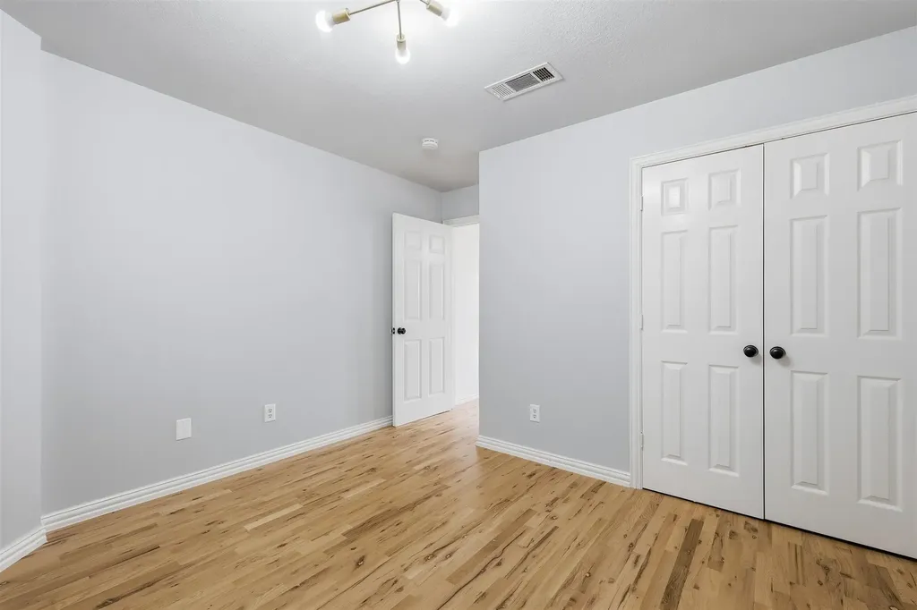 2422 Black Spruce Court Arlington TX 76001