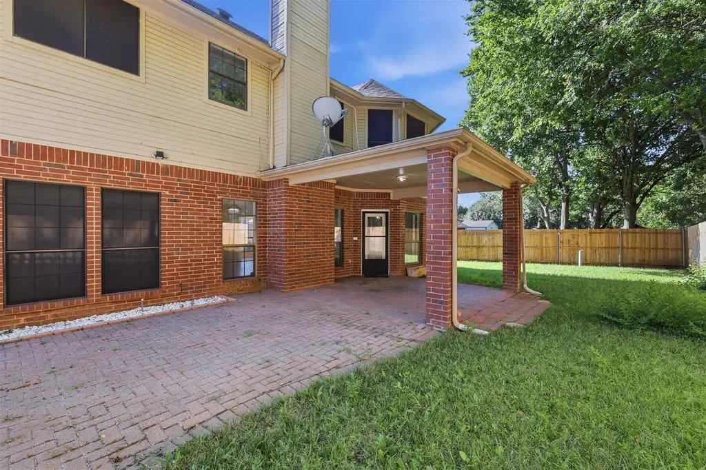 2422 Black Spruce Court Arlington TX 76001