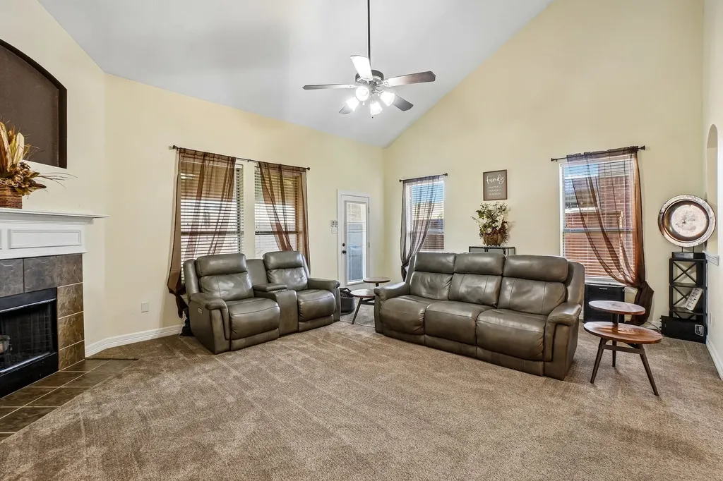 312 Parakeet Drive Little Elm TX 75068