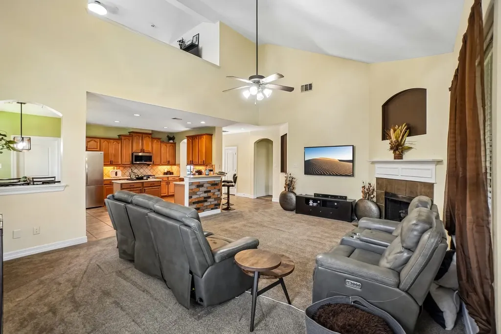 312 Parakeet Drive Little Elm TX 75068