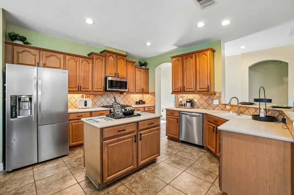 312 Parakeet Drive Little Elm TX 75068
