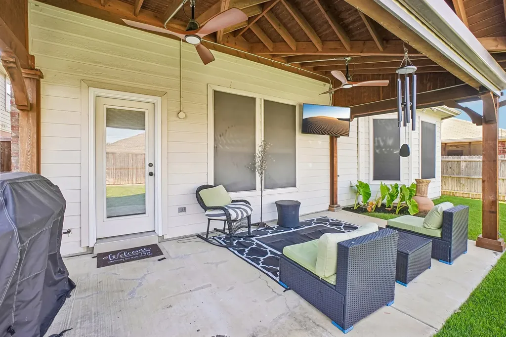 312 Parakeet Drive Little Elm TX 75068