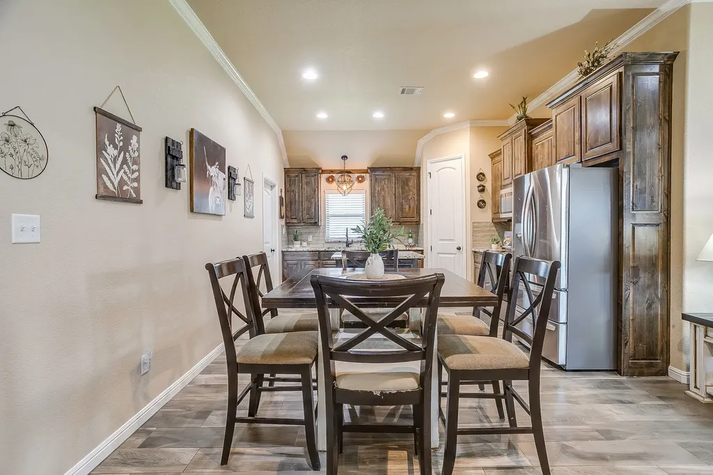3207 Windcrest Drive Granbury TX 76049