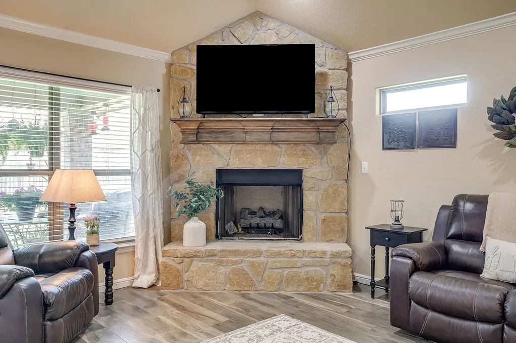 3207 Windcrest Drive Granbury TX 76049