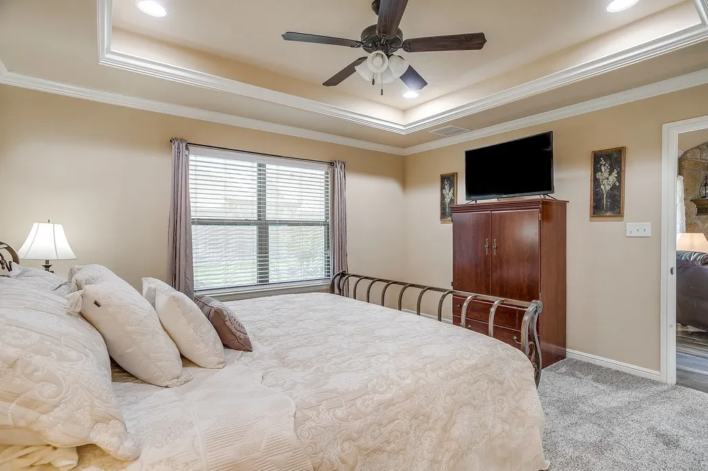 3207 Windcrest Drive Granbury TX 76049