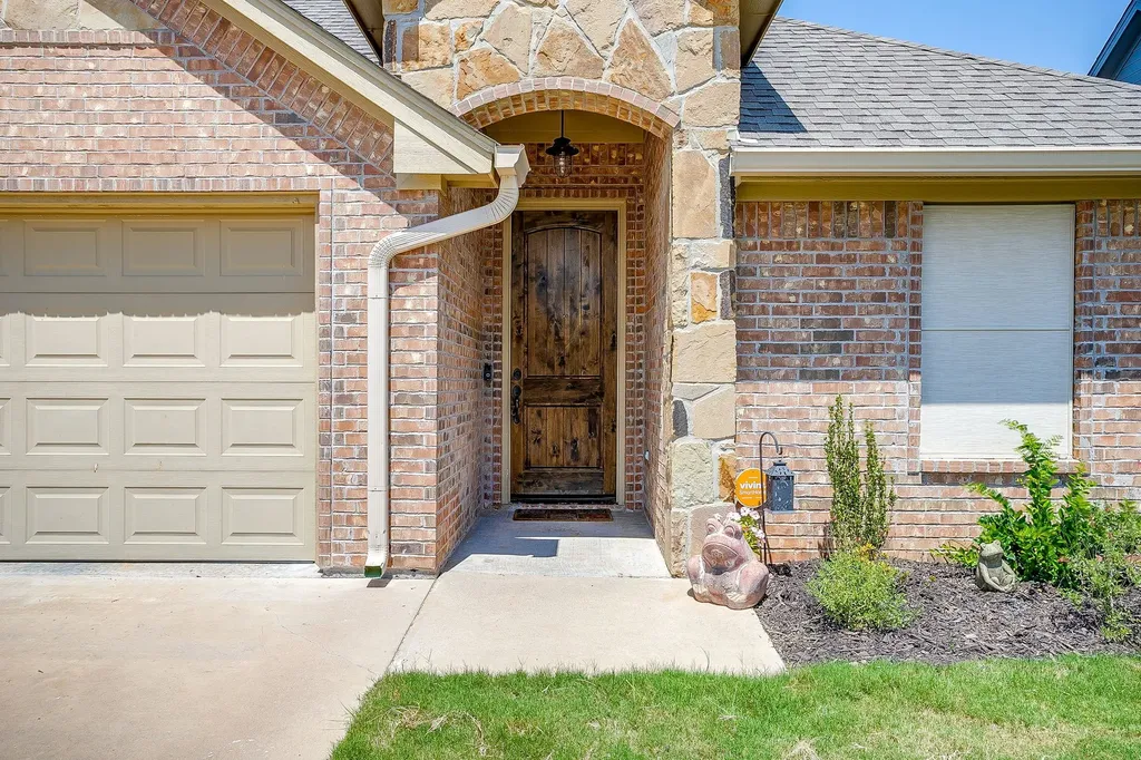 3207 Windcrest Drive Granbury TX 76049