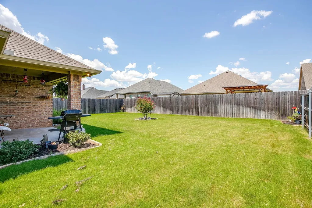 3207 Windcrest Drive Granbury TX 76049