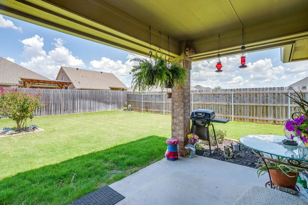 3207 Windcrest Drive Granbury TX 76049