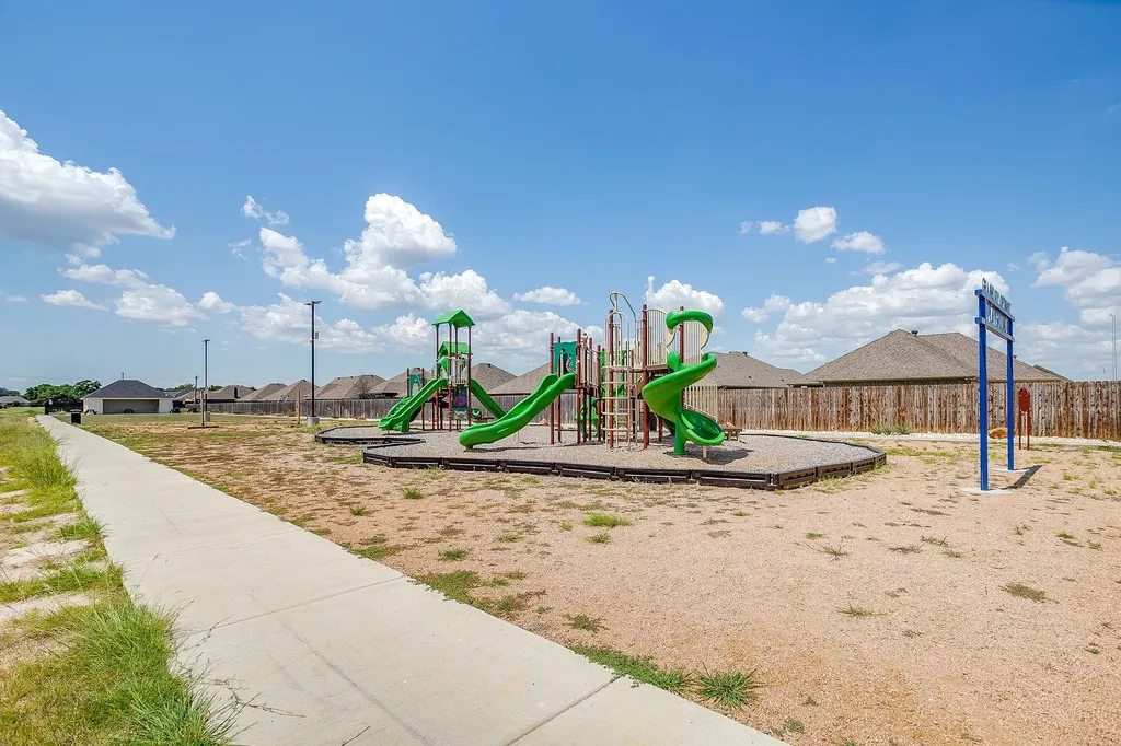 3207 Windcrest Drive Granbury TX 76049