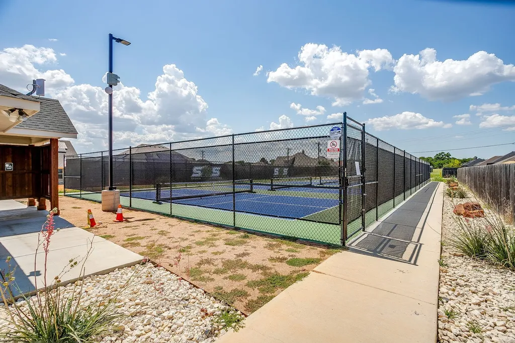 3207 Windcrest Drive Granbury TX 76049