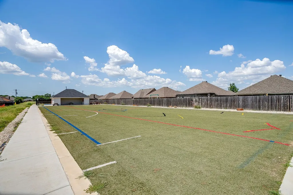 3207 Windcrest Drive Granbury TX 76049