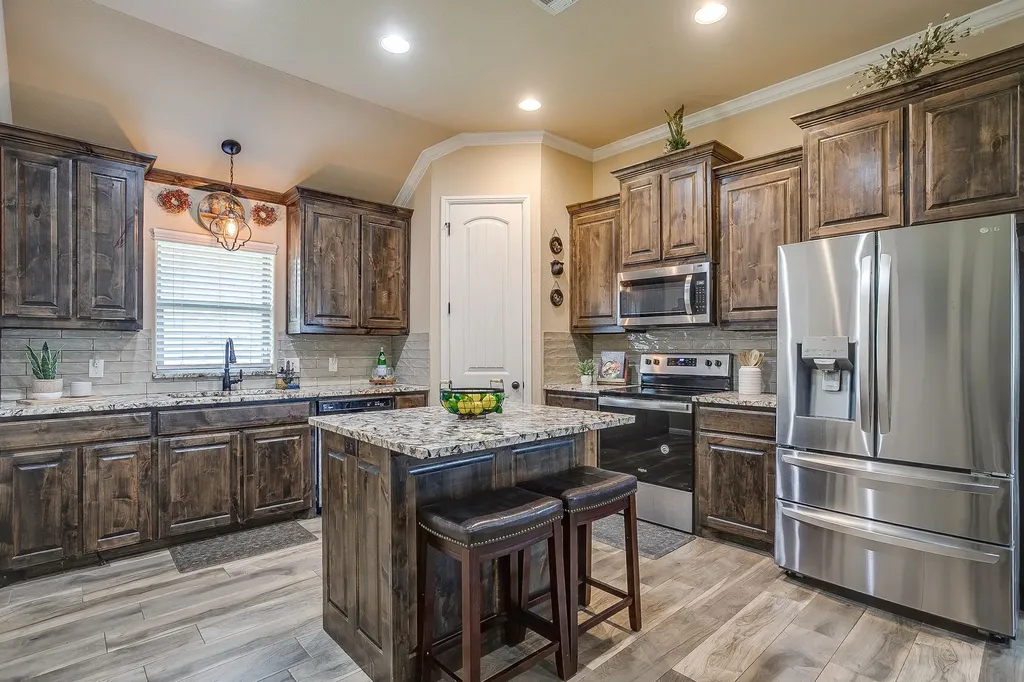 3207 Windcrest Drive Granbury TX 76049