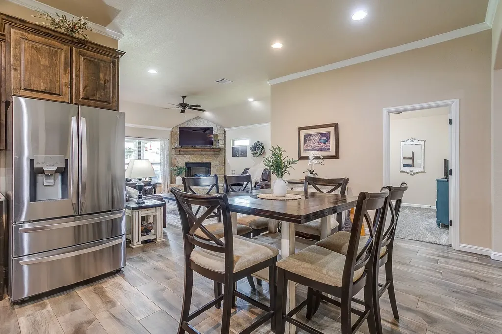 3207 Windcrest Drive Granbury TX 76049