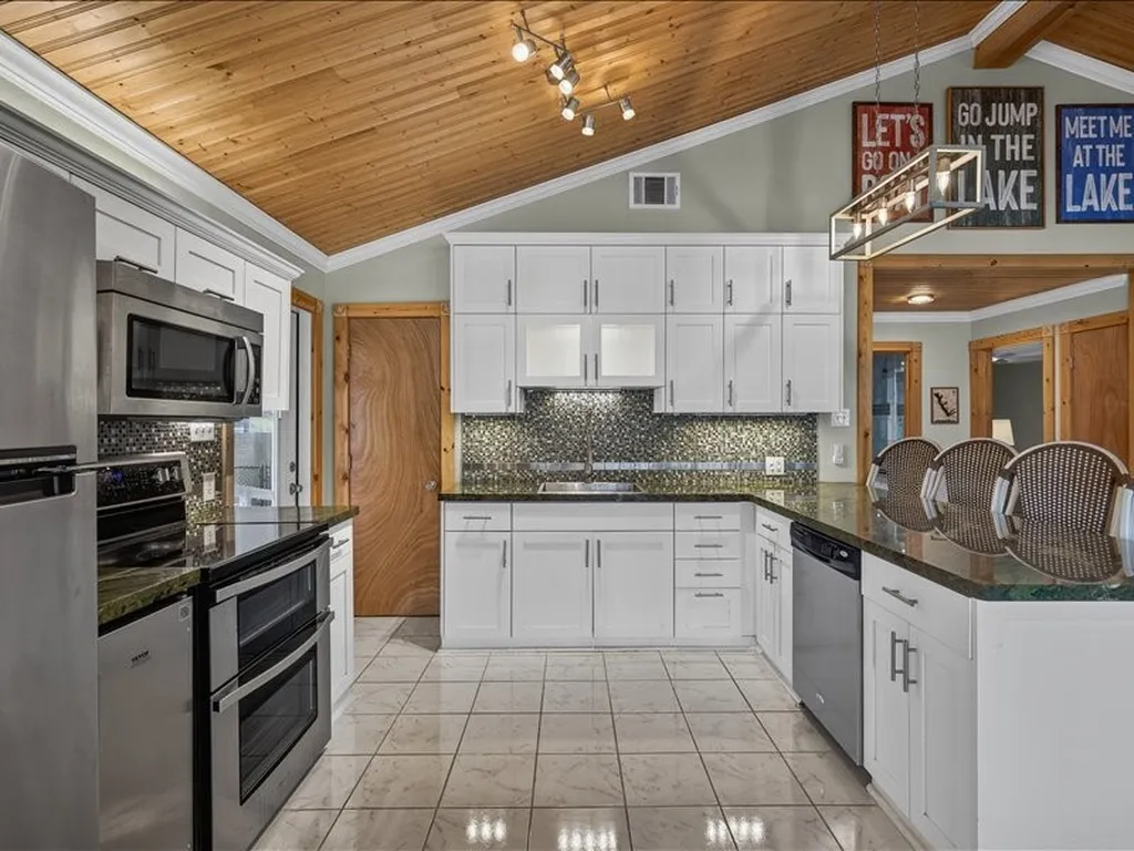 1805 Oak Shore Drive Tool TX 75143