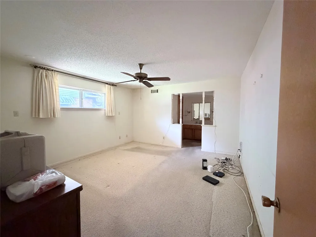 3811 Laurel Canyon Drive Dallas TX 75233